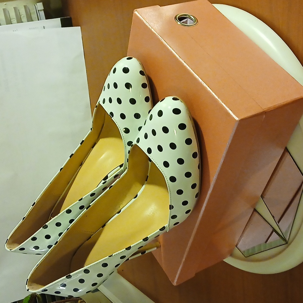 Unisex Shoe NWT, 12.5US/44EU Black Polka Dot round toe pump, D'Orsay, 4" heel - Picture 10 of 10